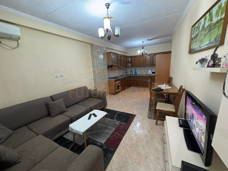 Tirane, shitet apartament 2+1+Ballkon Kati 5, 95 m² 130.000 € (Unaza e Re)