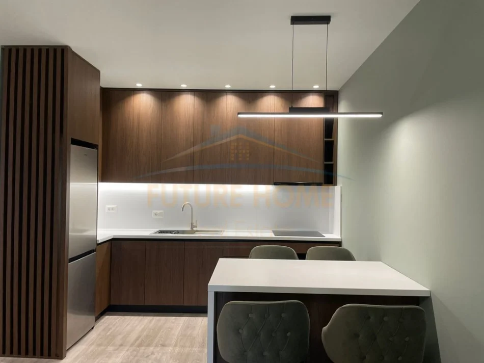 Tirane, jepet me qera apartament 1+1 Kati 5, 75 m² 800 € (Golden Tower)