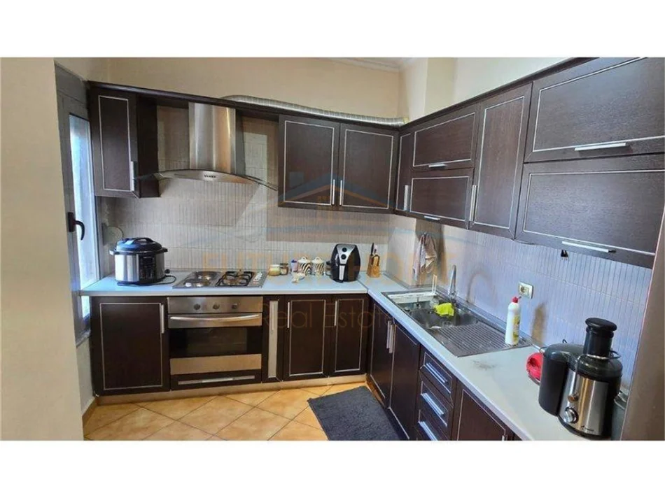 Tirane, shitet apartament 2+1+Aneks+Ballkon , 104 196.000 (JORDAN MISJA PRANE SPAK)