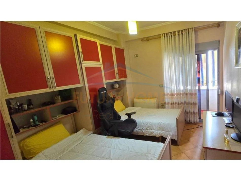 Tirane, shitet apartament 2+1+Aneks+Ballkon , 104 196.000 (JORDAN MISJA PRANE SPAK)