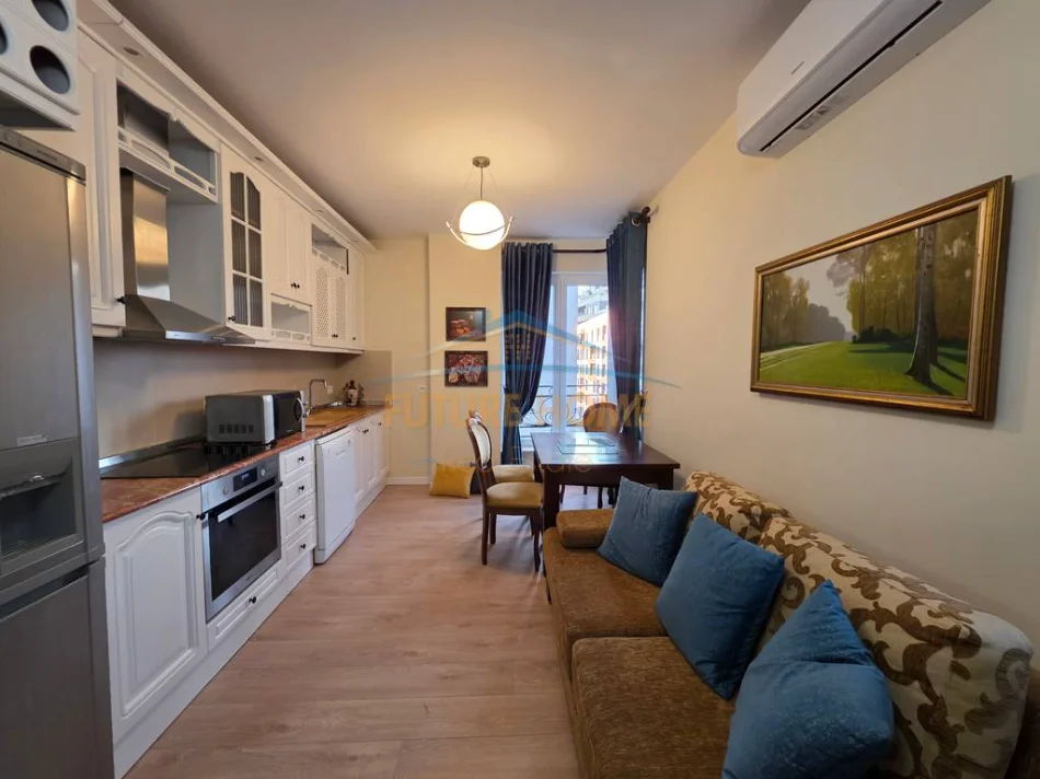 Tirane, jepet me qera apartament 1+1 Kati 6, 65 m² 750 € (Rruga Faik Konica prane Lion Park 1.)