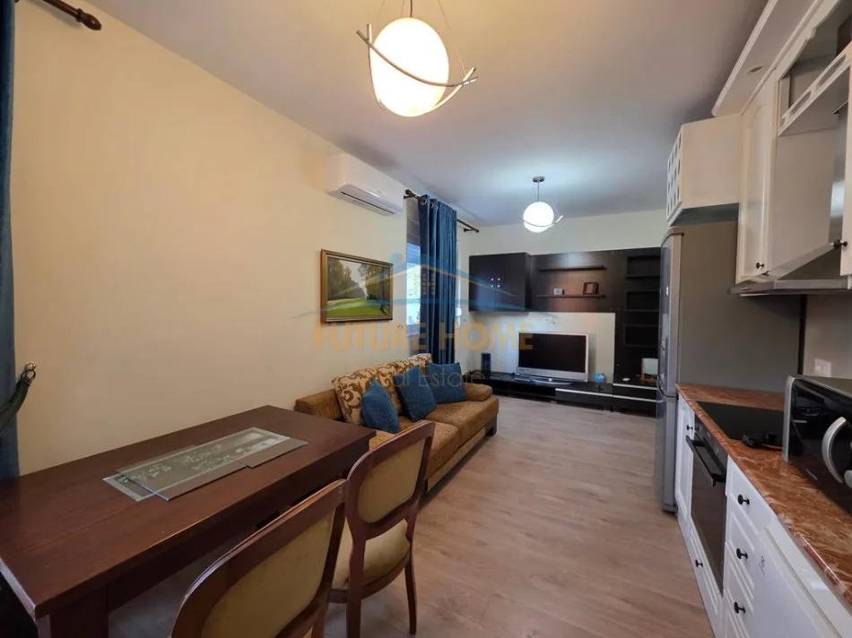 Tirane, jepet me qera apartament 1+1 Kati 6, 65 m² 750 € (Rruga Faik Konica prane Lion Park 1.)