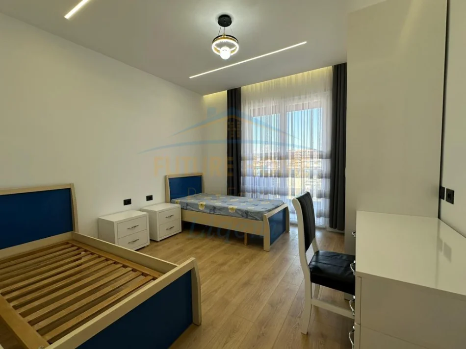 Tirane, jepet me qera apartament 2+1+Ballkon Kati 4, 108 m² 625 € (Paskuqan)