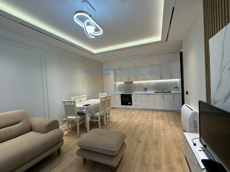 Tirane, jepet me qera apartament 2+1 Kati 4, 108 m² 625 € (Kompleksin HALLACI 1.)