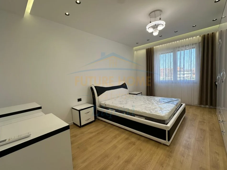 Tirane, jepet me qera apartament 2+1 Kati 4, 108 m² 625 € (Kompleksin HALLACI 1.)
