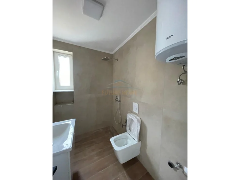 Tirane, shitet apartament 1+1+Ballkon Kati 3, 50 m² 120.000 € (Tregu Elektrik)