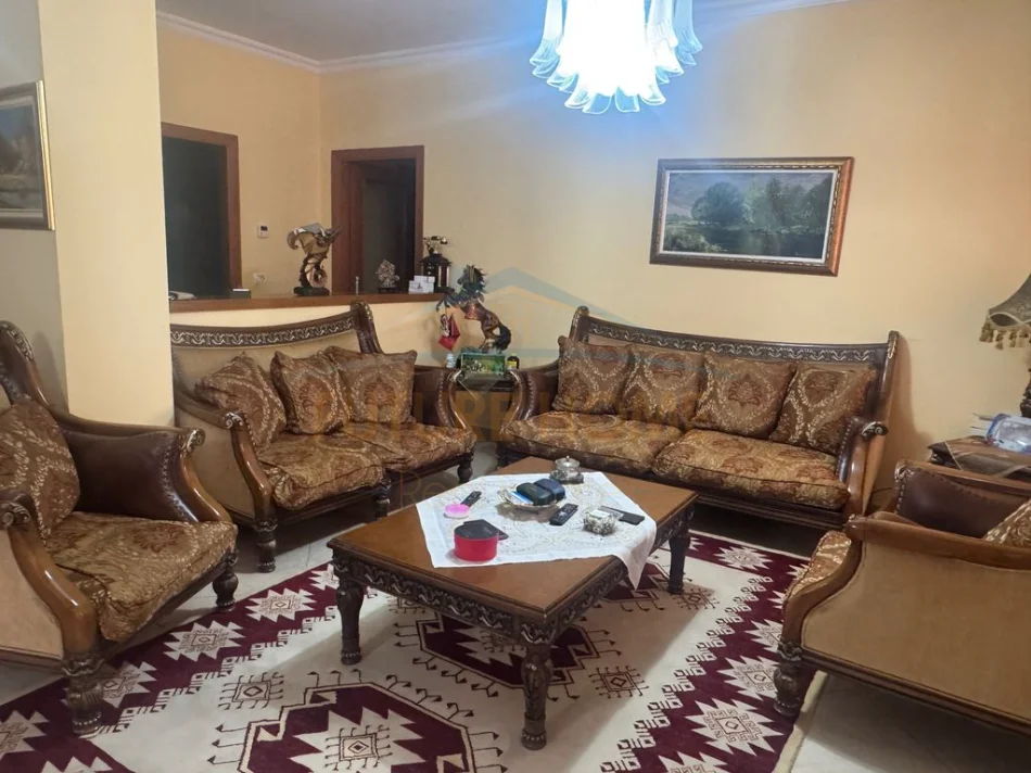 Tirane, shitet apartament 2+1+Ballkon Kati 10, 144 m² 315.000 € (Komuna e Parisit, Tirane)