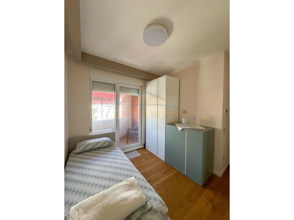 Tirane, shitet apartament 3+1+Aneks+Ballkon Kati 11, 138 m² 350.200 € (KOMPLEKSI KONTAKT 21 DHJETORI)