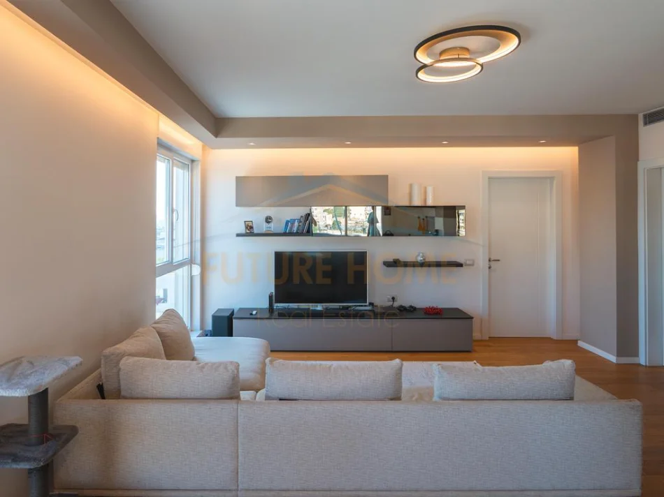 Tirane, shes apartament 3+1 Kati 11, 138.000 m² 350.200 € ("Kontakt", 21 Dhjetori)