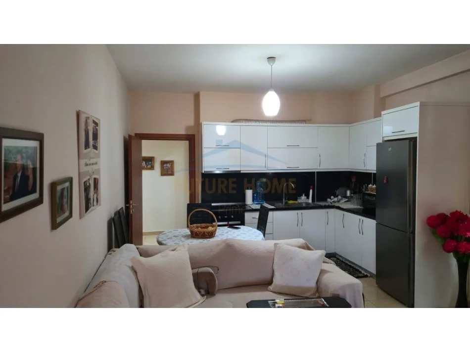 Tirane, shitet apartament 2+1+Ballkon Kati 2, 88 m² 115.000 € (Yzberisht)