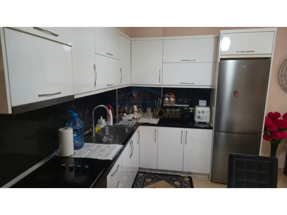Tirane, shitet apartament 2+1 Kati 2, 88 m² 115.000 € (rruga Besim ALLA)