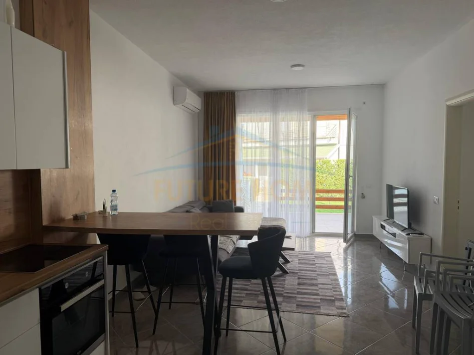 Gjiri Lalezit | Hamallaj, shitet apartament 2+1+Ballkon Kati 0, 60 m² 290.000 € (Gjiri i Lalzit)