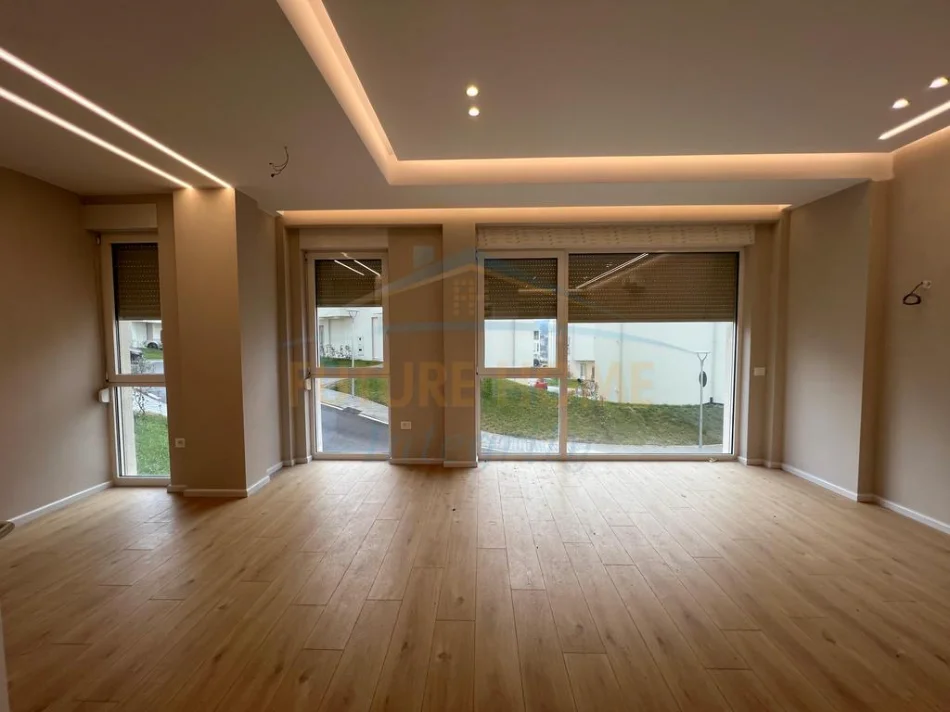 Shqiperi, shes Vile 3 Katshe Kati 0, 197 m² 390.000 € (Sanatarium)