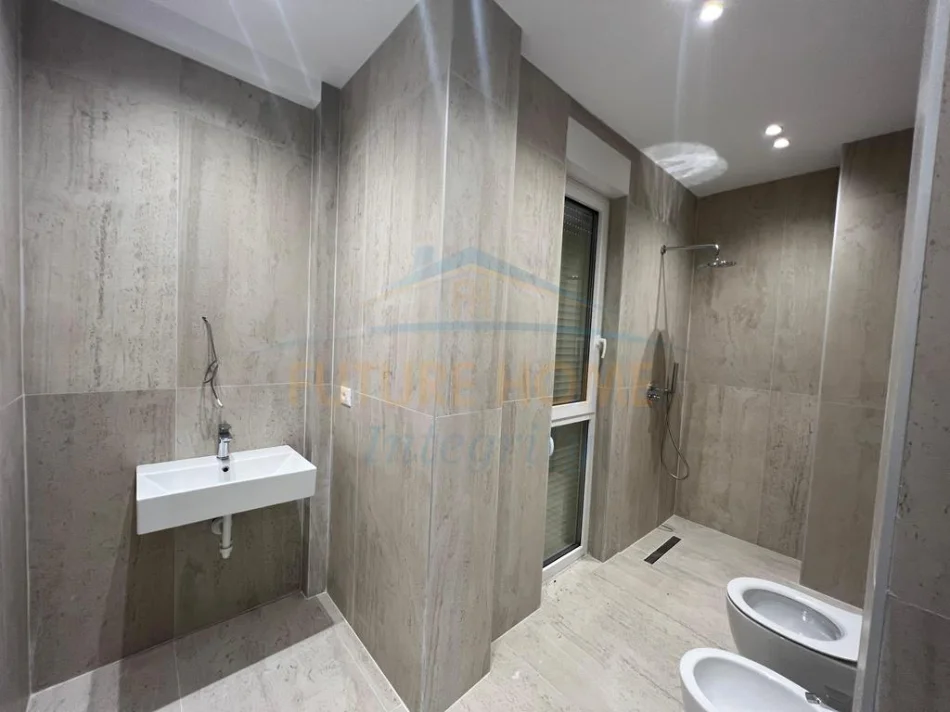 Tirane, shitet Vile 3 Katshe Kati 0, 196 m² 390.000 € (Aba Residence)