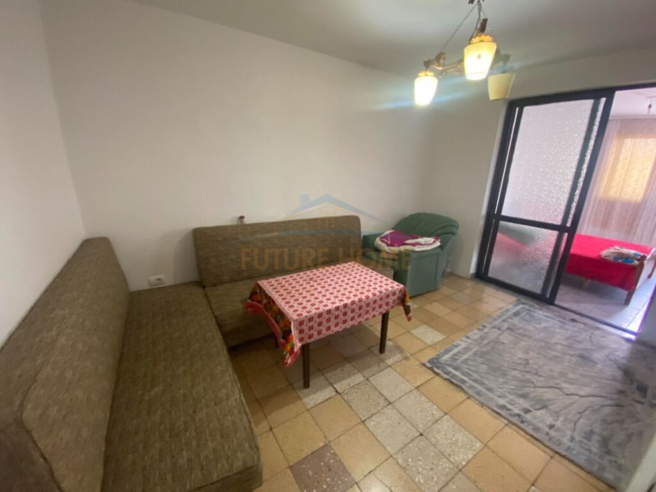 Tirane, jap me qera apartament 1+1 Kati 4, 50 m² 350 € (Bulevardi Zhan Dark)
