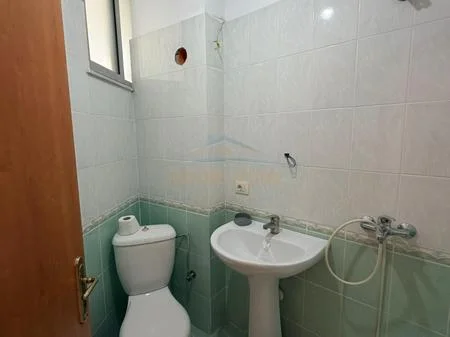 Tirane, shitet apartament 2+1+Ballkon Kati 5, 92 m² 125.000 € 