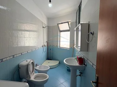 Tirane, shitet apartament 2+1+Ballkon Kati 5, 92 m² 125.000 € 