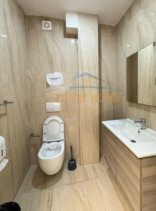 Tirane, jepet me qera zyre Kati 1, 130 m² 1.700 € (Shallvaret)