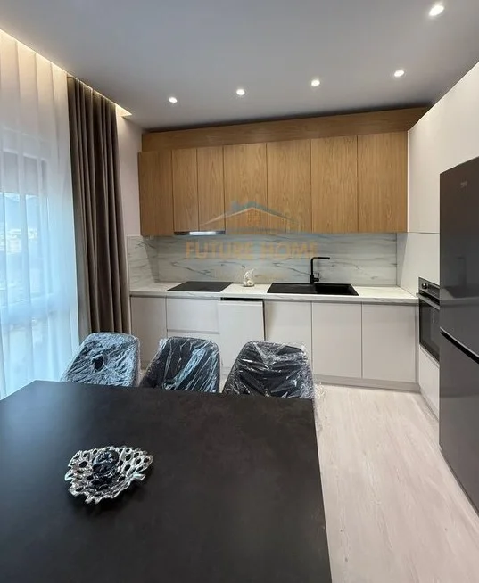 Tirane, jepet me qera apartament 1+1+Ballkon Kati 6, 75 m² 850 € (Rruga Odhise Paskali)