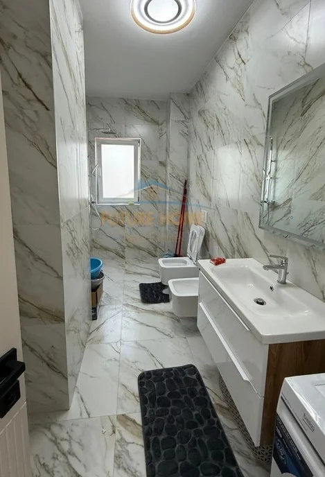 Tirane, jepet me qera apartament 1+1+Ballkon Kati 6, 75 m² 850 € (Rruga Odhise Paskali)