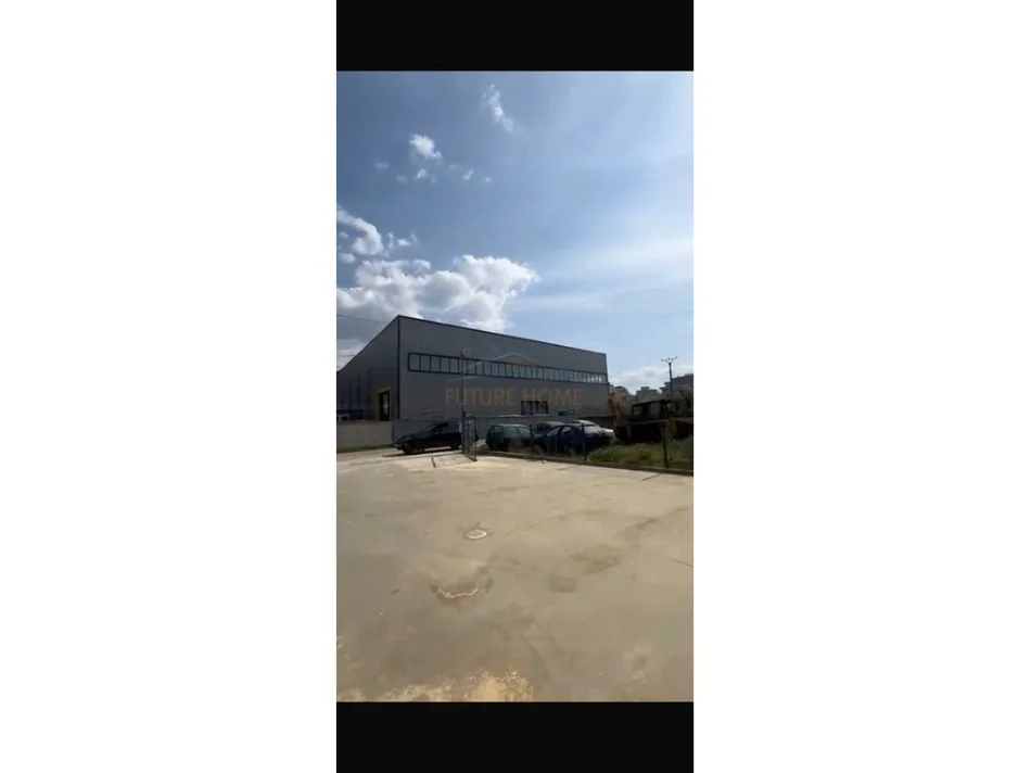 Tirane, jepet me qera ambjent biznesi Kati 0, 650 m² 1.800 € 