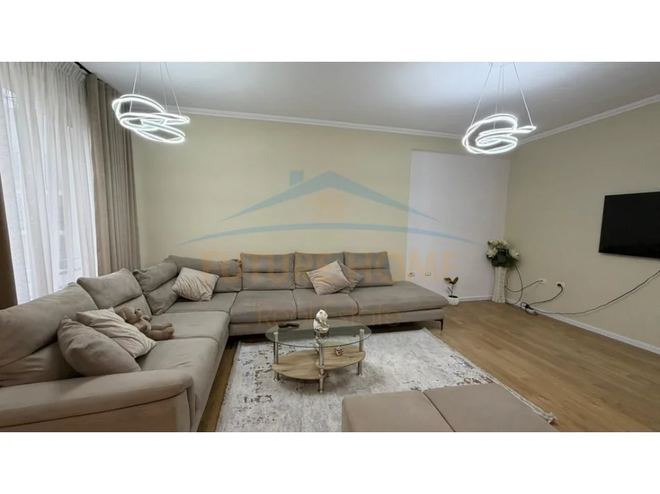 Tirane, shitet apartament 2+1 , 122 m² 185.000 € (UNAZA E RE)