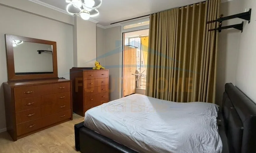 Shitet, Apartament 2+1+2 , Unaza e Re