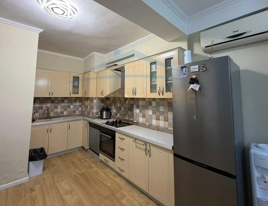 Shitet, Apartament 2+1+2 , Unaza e Re