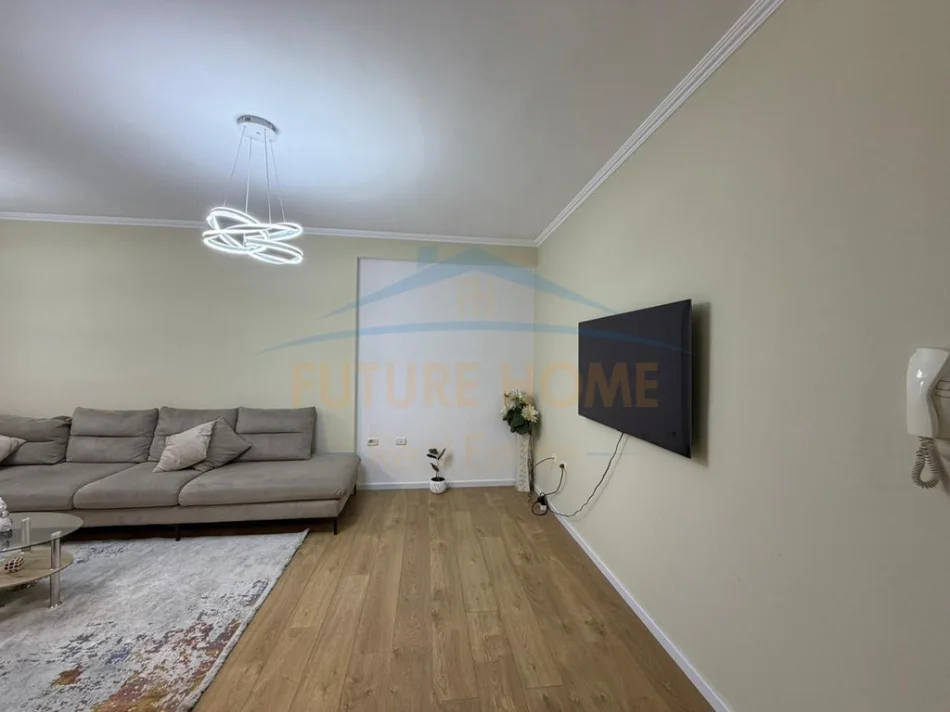 Tirane, shitet apartament 2+1+Ballkon Kati 2, 122 m² 185.000 € (Astir)