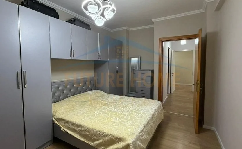 Shitet, Apartament 2+1+2 , Unaza e Re
