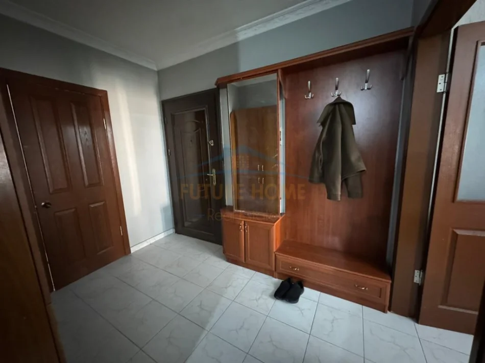 Tirane, shitet apartament 2+1 Kati 2, 105 m² 190.000 € (LAPRAKE)