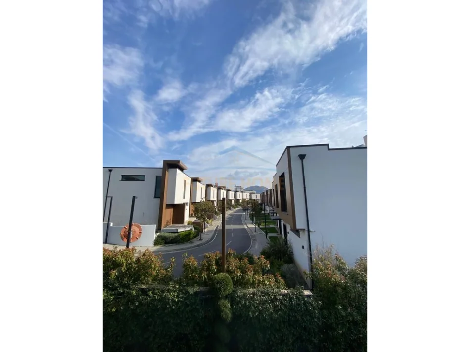 Tirane, shitet apartament 1+1+Ballkon Kati 2, 71 m² (TEG)