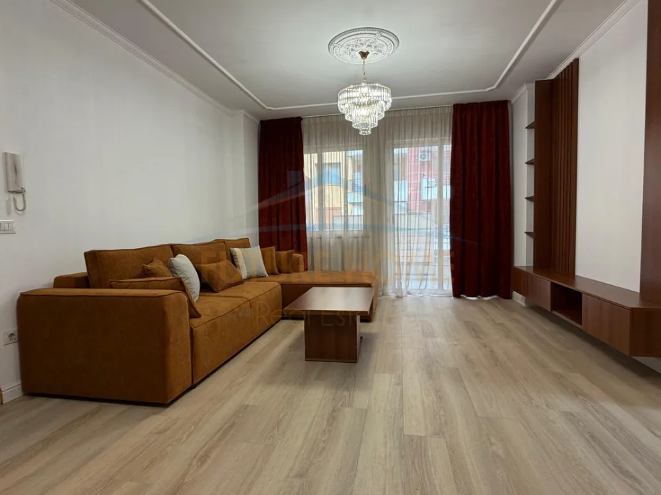Tirane, shitet apartament 2+1+Aneks+Ballkon Kati 3, 100 m² 163.000 € (YZBERISHT)