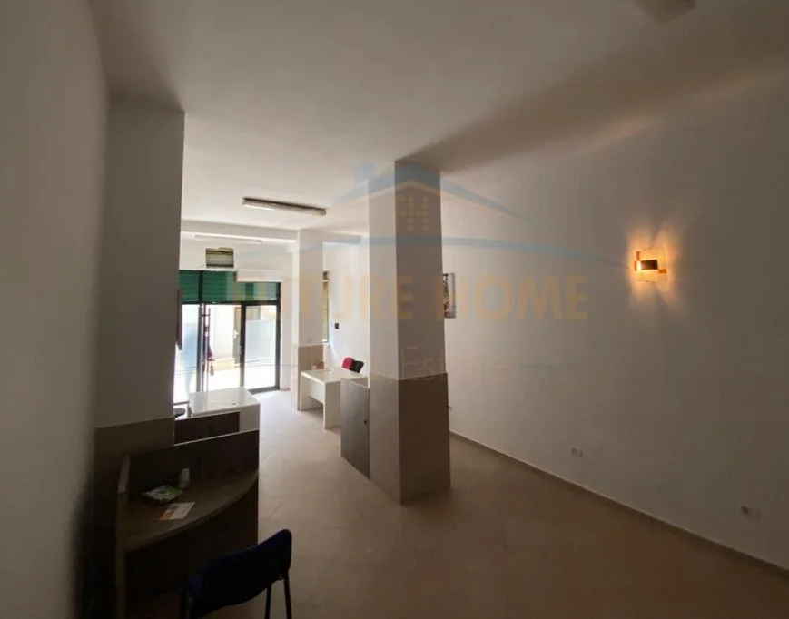 Qira, Ambient Biznesi, Ish Ekspozita, Tiranë