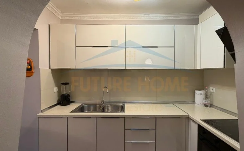 Shitet, Apartament 2+1 , 21 Dhjetori