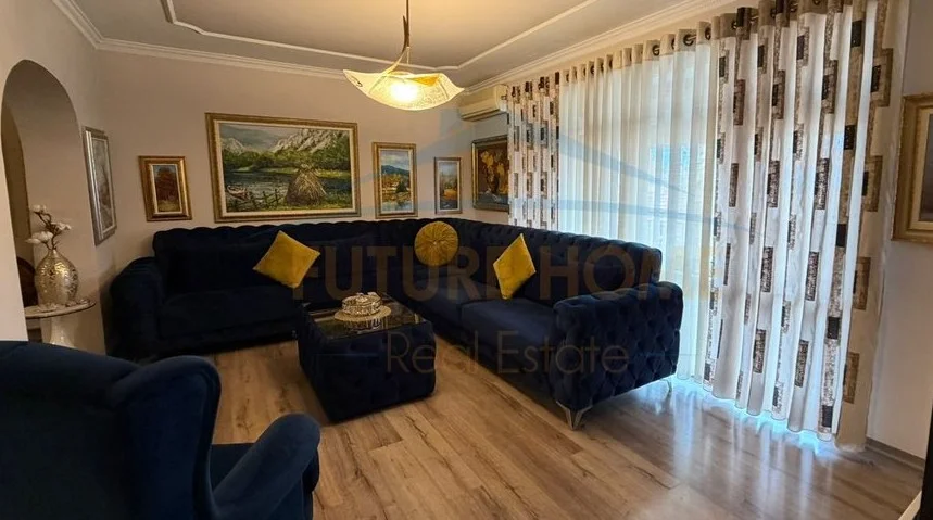 Shitet, Apartament 2+1 , 21 Dhjetori