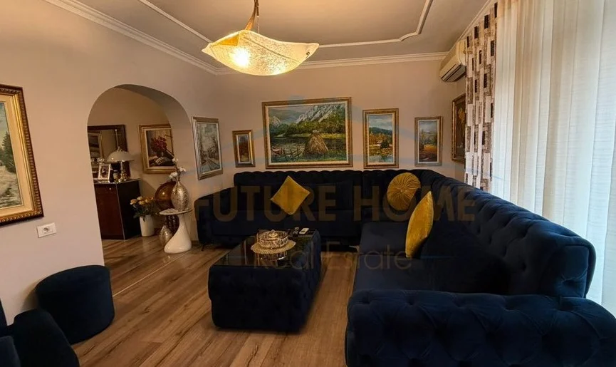 Shitet, Apartament 2+1 , 21 Dhjetori