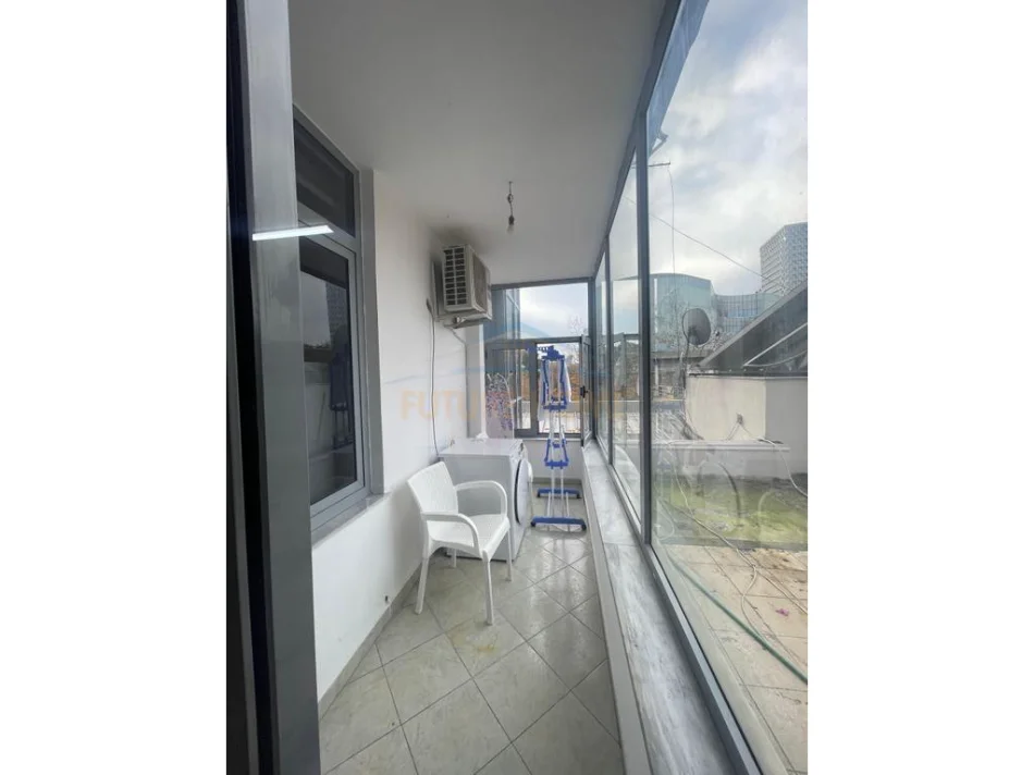 Tirane, jap me qera apartament 2+1+Ballkon Kati 3, 108 m² 1.000 € (QENDER)