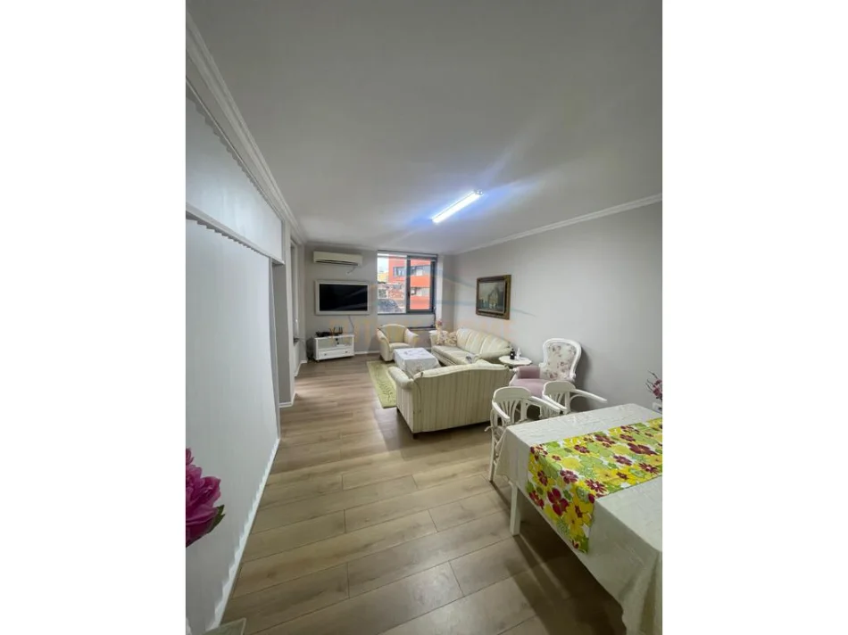 Tirane, shes apartament 2+1 Kati 3, 108 m² (Qender)