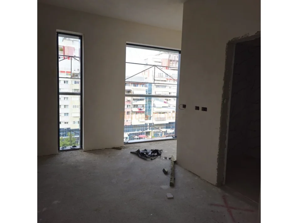 Tirane, shitet apartament 2+1+2+Ballkon Kati 6, 116 m² 197.200 € (Laprake)