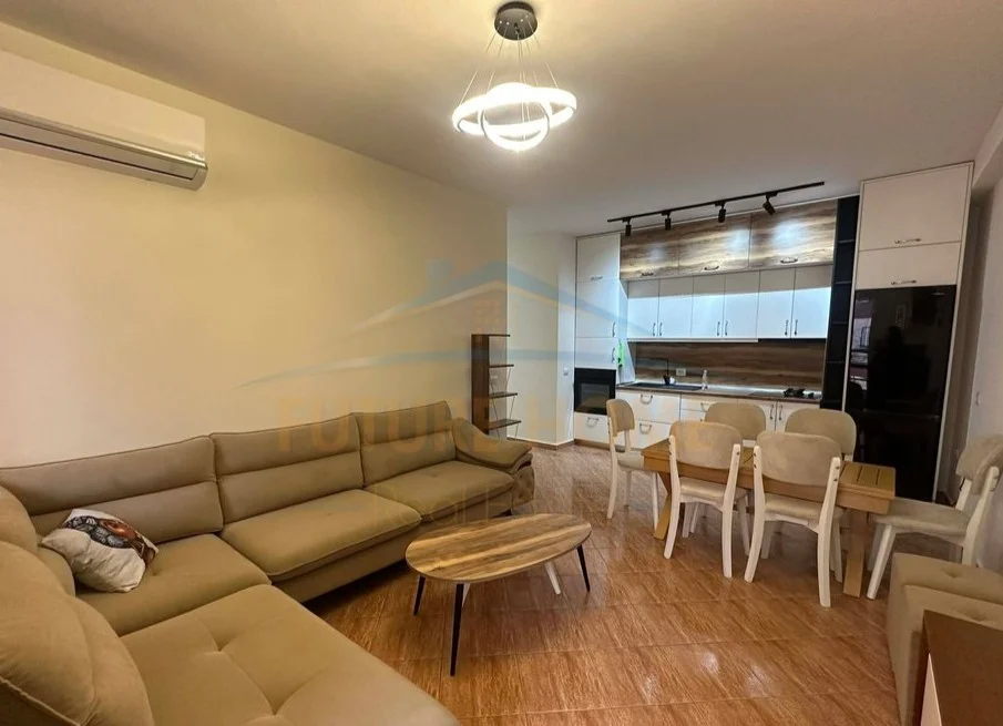 Tirane, jepet me qera apartament 2+1 Kati 3, 88 m² 520 € (Unaza e re)