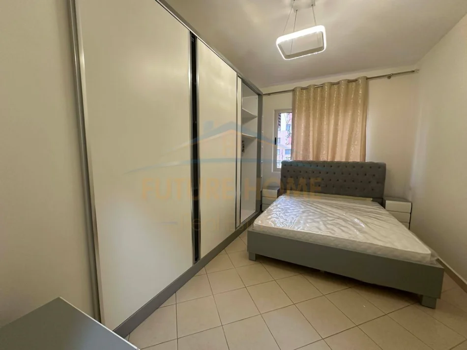 Tirane, jepet me qera apartament 2+1 Kati 3, 88 m² 520 € (prane bar RETURN, ASTIR)