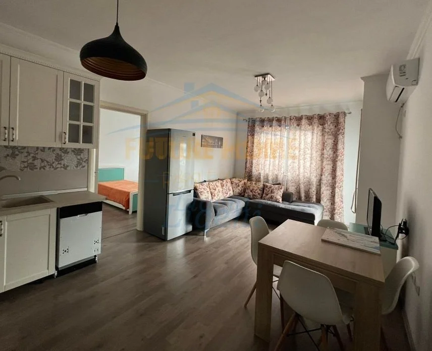 Tirane, shes apartament 2+1+Ballkon Kati 8, 87 m² 140.000 € (unaza e re)