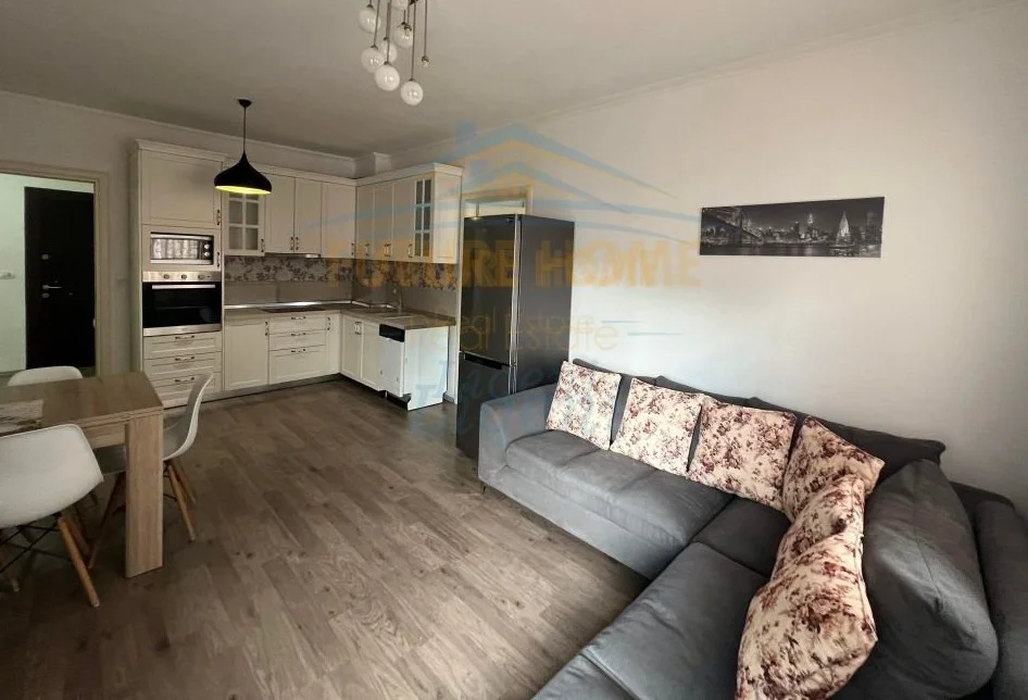 Tirane, shes apartament 2+1+Ballkon Kati 8, 87 m² 140.000 € (unaza e re)