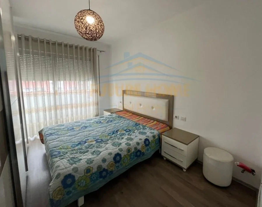 Tirane, shes apartament 2+1+Ballkon Kati 8, 87 m² 140.000 € (unaza e re)