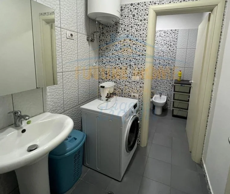 Tirane, shes apartament 2+1+Ballkon Kati 8, 87 m² 140.000 € (unaza e re)