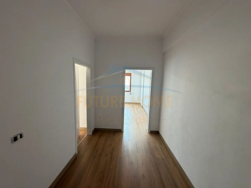 Durres, shitet apartament 1+1+Ballkon Kati 7, 75 m² 85.000 € 
