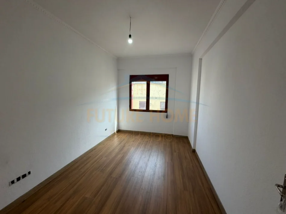 Durres, shitet apartament 1+1+Ballkon Kati 7, 75 m² 85.000 € 