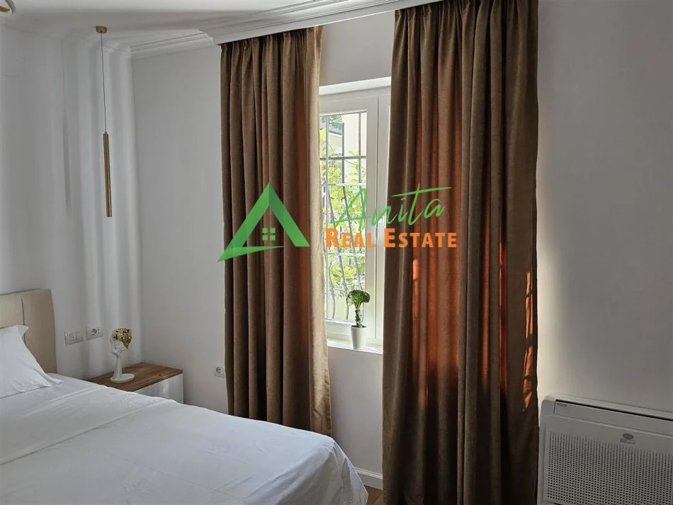 Tirane, jepet me qera apartament 1+1 Kati 1, 65 m² 60 000 Leke (Rruga e Kavajes)