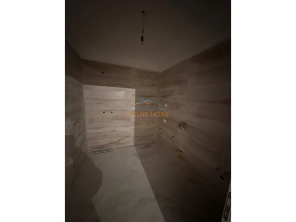 Tirane, shitet apartament 2+1 Kati 4, 70 m² 95.000 € (FRESKU)